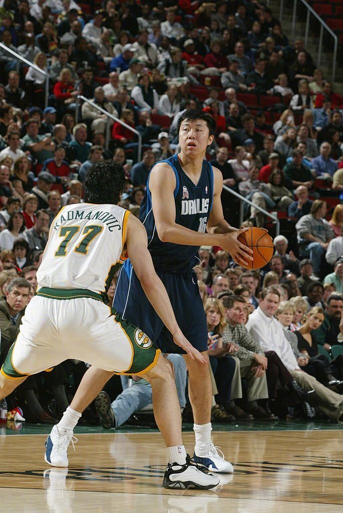 盘点cba历史十大中锋,cba总决赛姚明51分21篮板