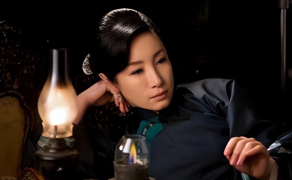 那些扮丑年轻却美若天仙女明星,曾经被嫌弃长得丑的女星