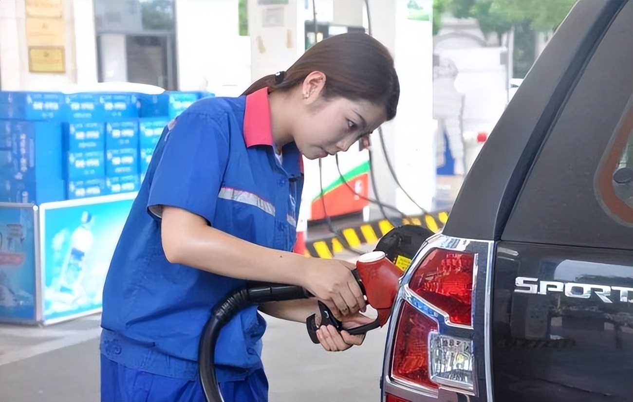 手动挡怎样开车省油技巧视频,手动挡省油开车技巧