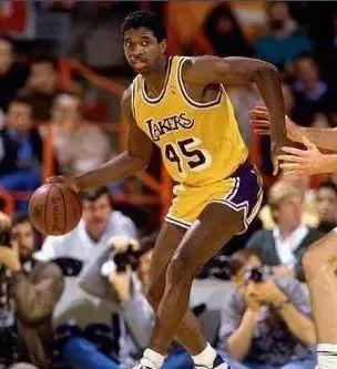 今日洛杉矶湖人队比赛球员得分榜,nba洛杉矶湖人队历史排名