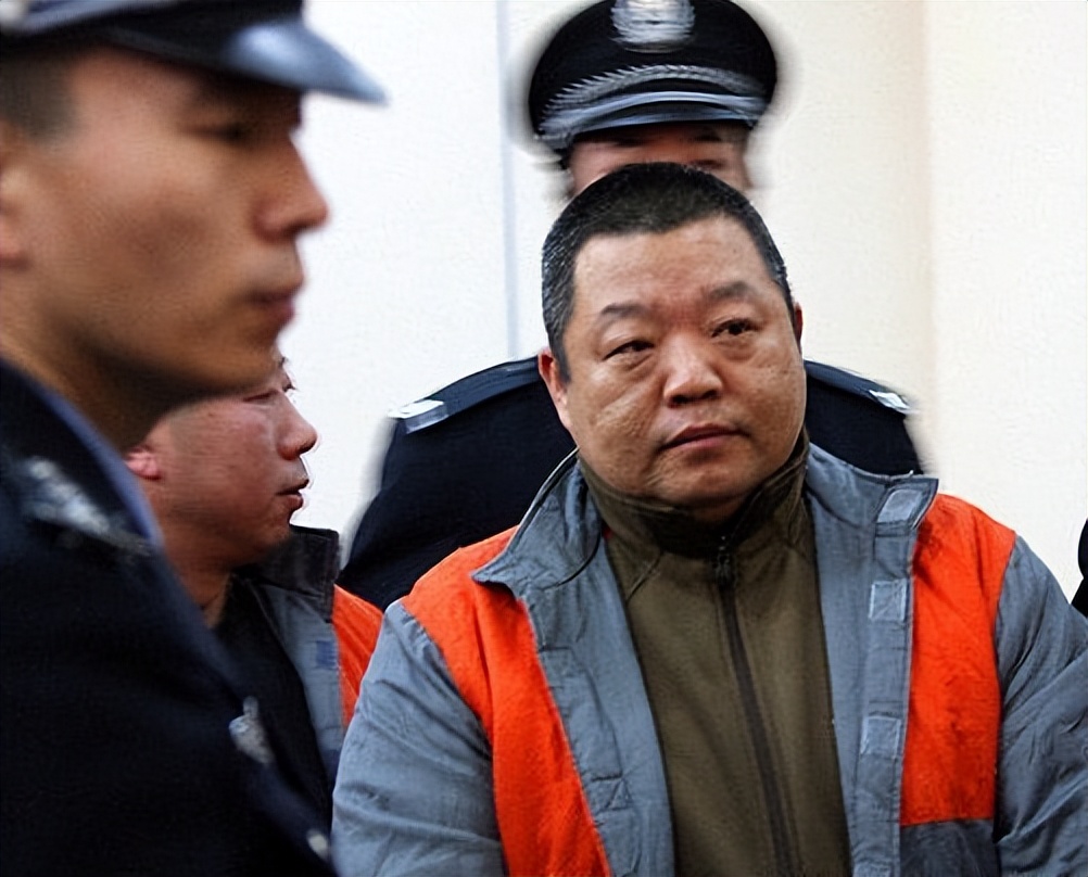 9位顶流明星的狱中生活：没有任何优待，洗澡上厕所没有隐私