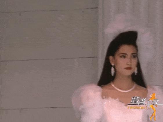 从追捧“丑模”吕燕到对眯眯眼说不，“高级脸”的pua该结束了