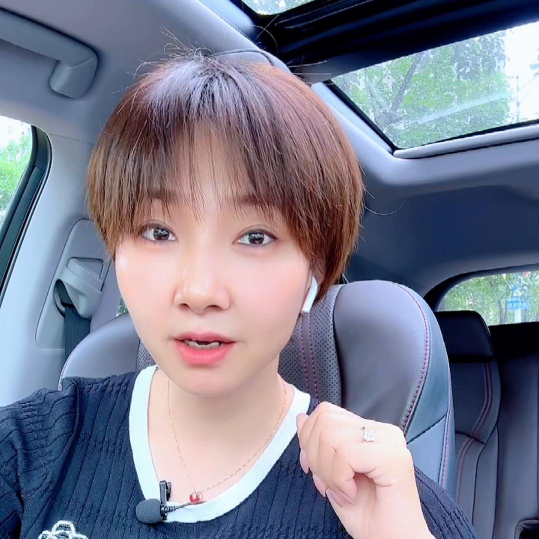 健康饮食每天吃多种水果和蔬菜,多吃蔬菜水果等健康饮食