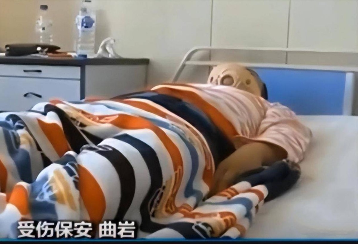 安保徒手接住跳楼女孩,保安接住跳楼女孩后续结果