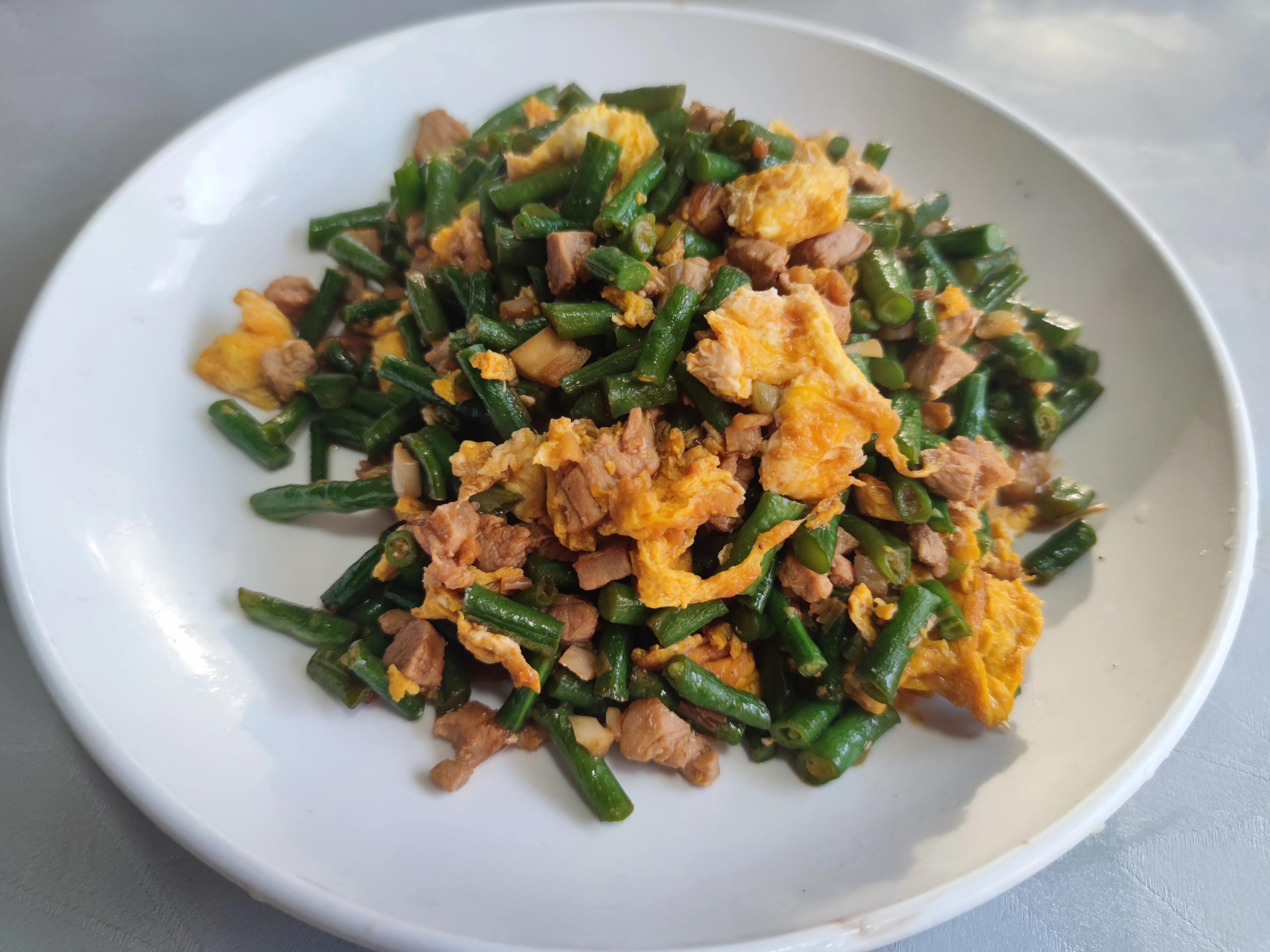 明日七月初一，提醒中老年：4样上桌，驱霉纳吉，诸事顺遂平安过