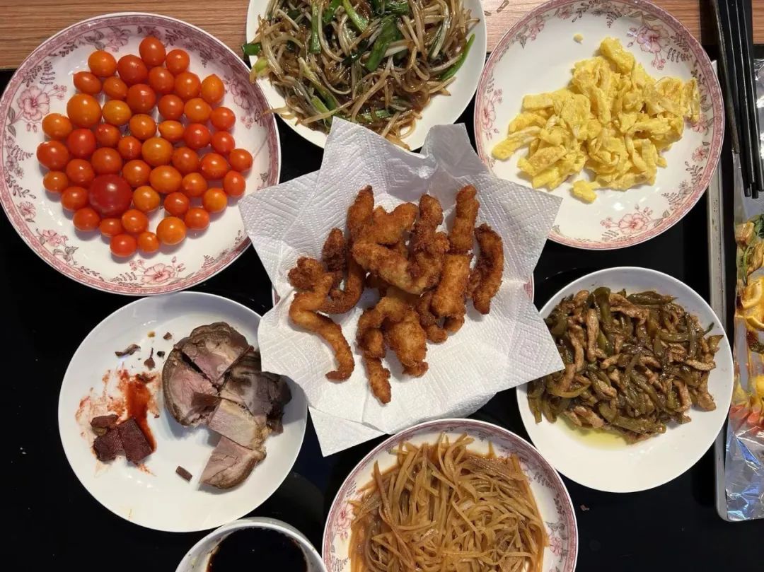 “城管蓝”!父子齐上阵,共同迎接今日的“大考”