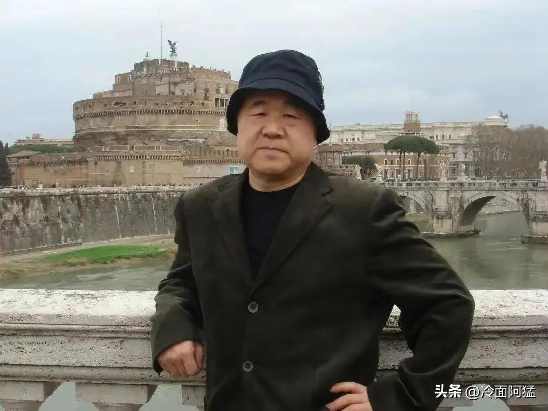 《丰乳肥臀》是为婚外情唱赞歌的工具