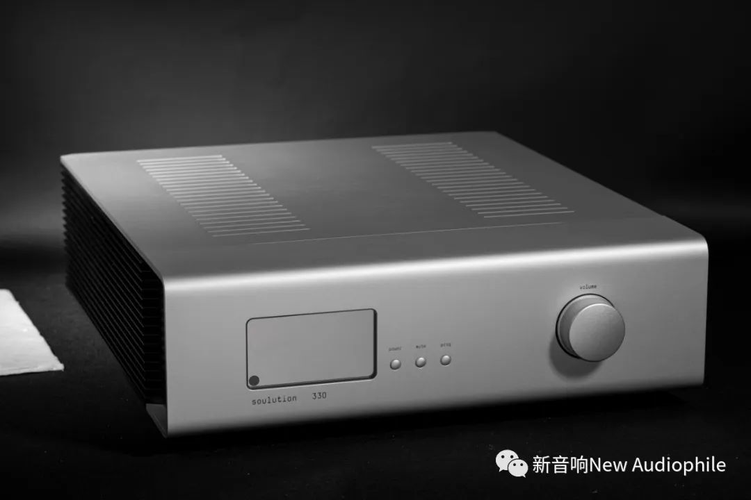 极简主义的极致设计,瑞士登峰330功放