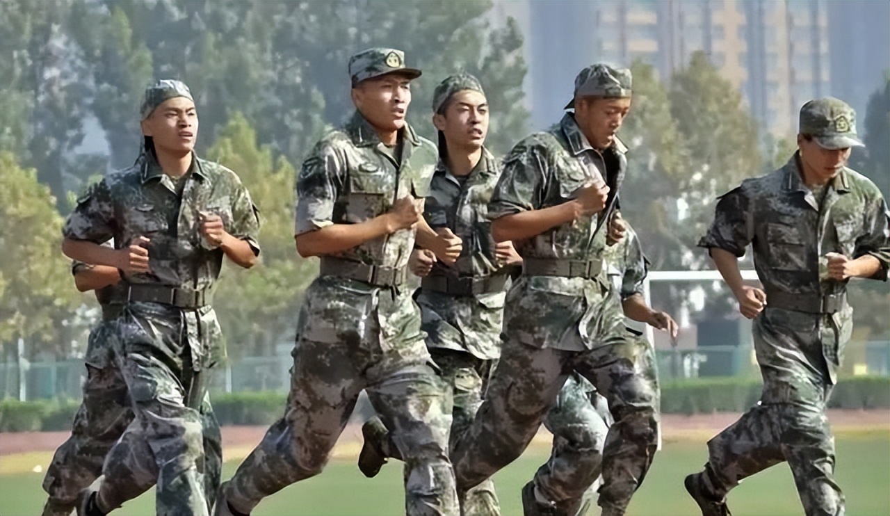 孩子当兵怎样劝孩子留队,当两年兵孩子不愿留队家长怎么劝