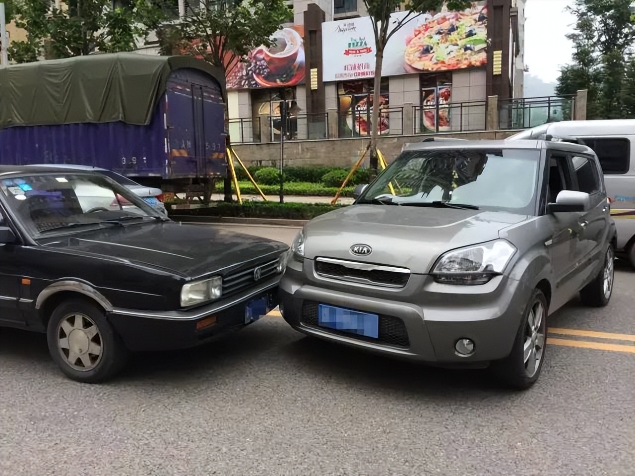 交通事故应该拍几张照片留着证据,发生交通事故需要拍哪几张照片