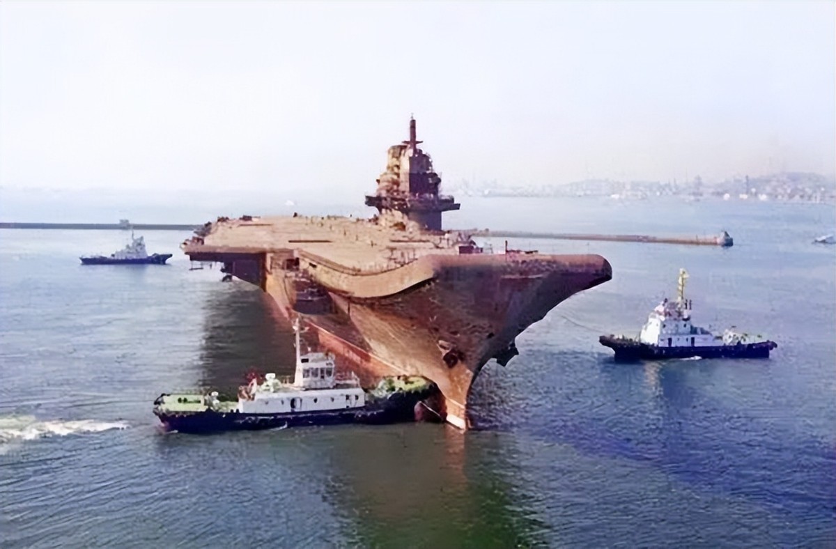 瓦良格号为什么交付辽宁号,中国瓦良格号内部图