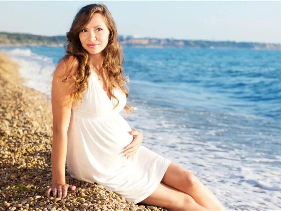 女性下部长痘是什么原因,女性外面长痘痘是什么原因引起的