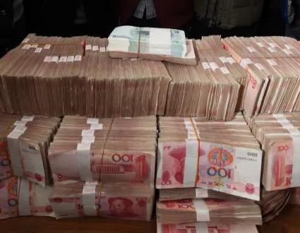 老人去世后14万存款银行拒绝支取,老人83万存款11年无人取