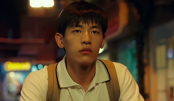 不请流量、不谈恋爱,电影《五个扑水的少年》如何逆袭成为黑马?