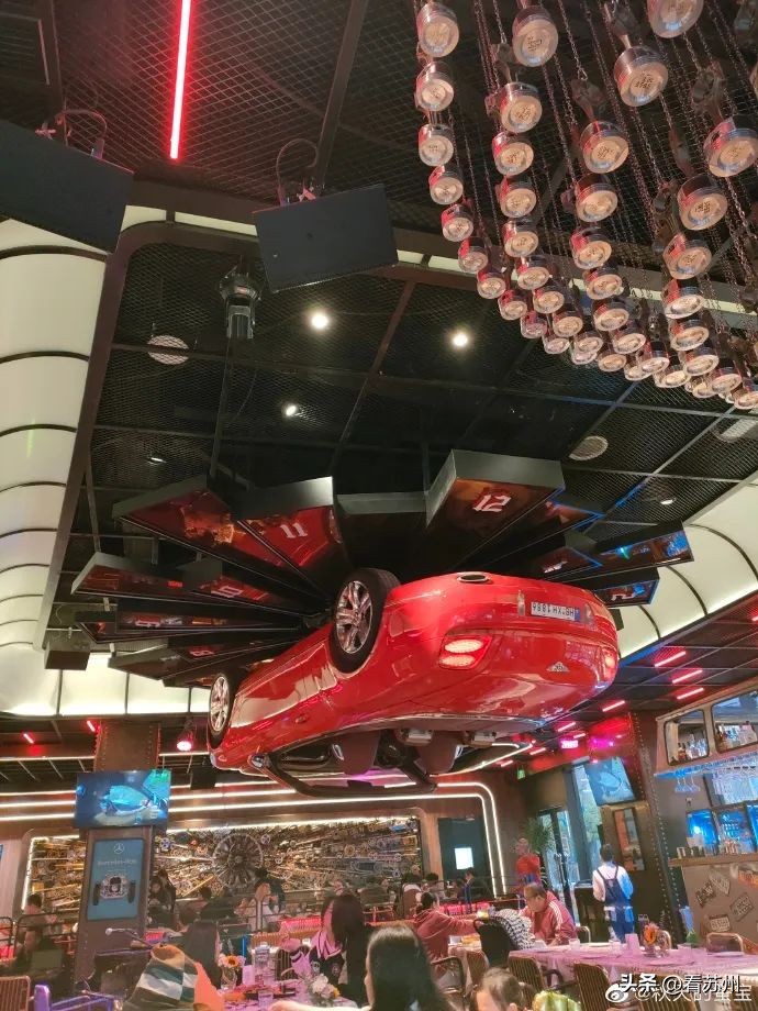 今天开幕,用两根木棍做手工