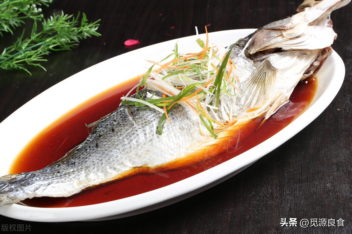 买鲈鱼公的好还是母的好,买鲈鱼买大肚还是小肚