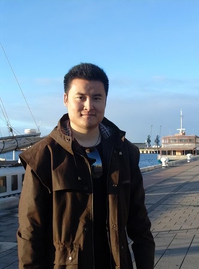 足球解说员贺炜认清生活的真相,足球解说员贺炜毕业哪所大学