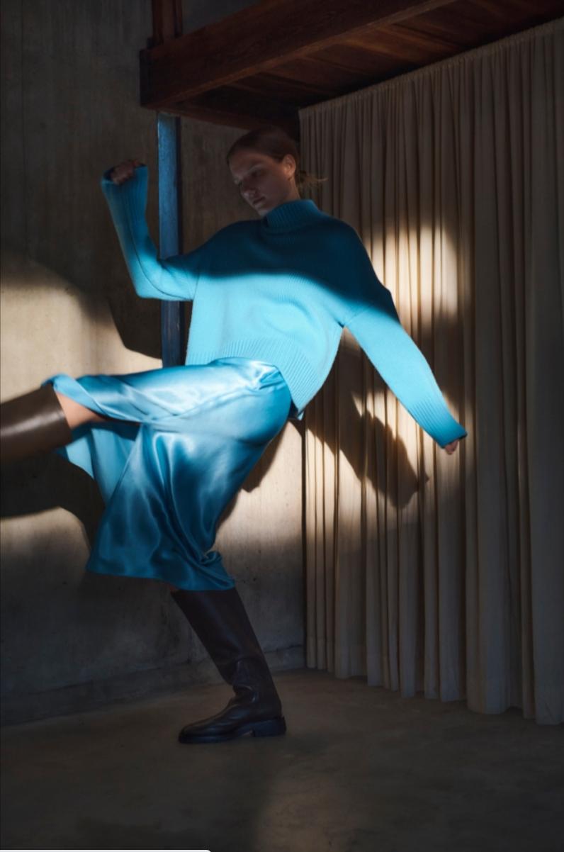 蓝色穿出秋冬高级感,蓝色穿出春天的高级感