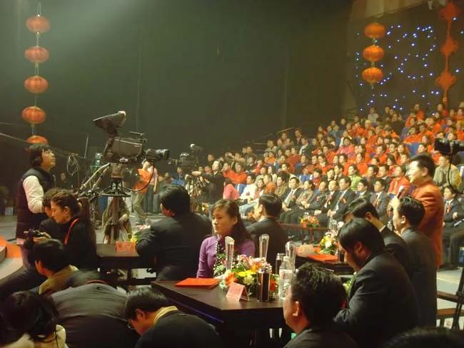 点蝇成金，王泽铺三农合伙人模式让农家女靳任任“蝇”利千万