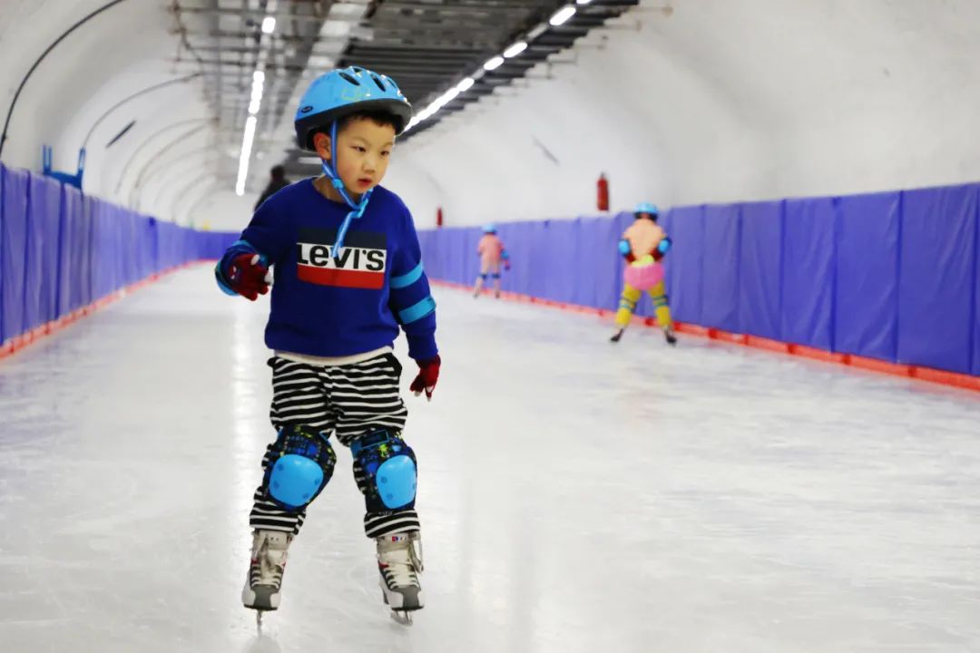 来东城这个滑冰馆，体验冰上“奔跑”的感觉！