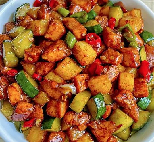 早上起来蒸米饭应该炒什么菜好吃,米饭炒什么菜最下饭