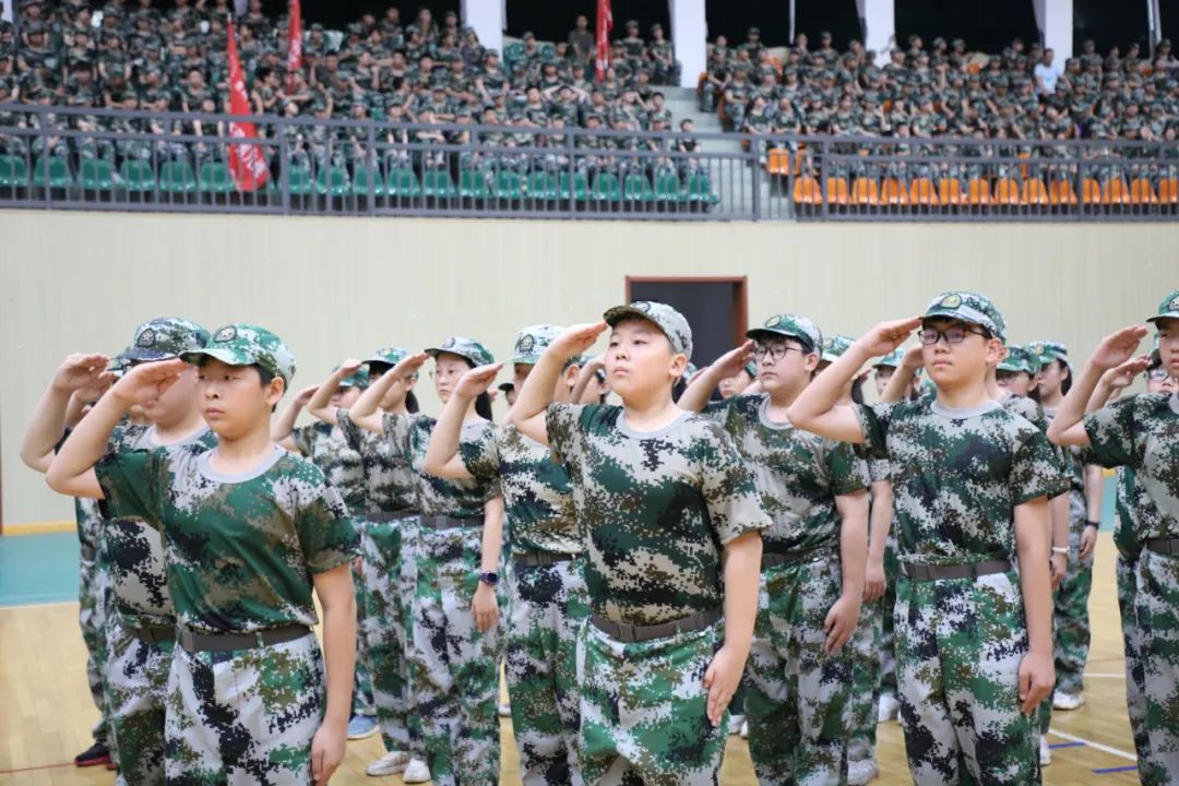 盐城市初级中学2023年“铁军国防训练营”闭营仪式隆重举行