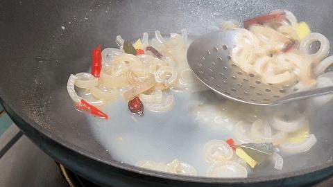 做香肠剩下的肠衣能不能冻上,香肠剩下的猪皮怎么做好吃