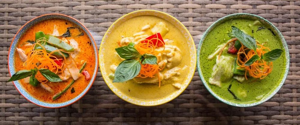 泰国曼谷街头美食草莓冰沙,泰国曼谷nana吃美食