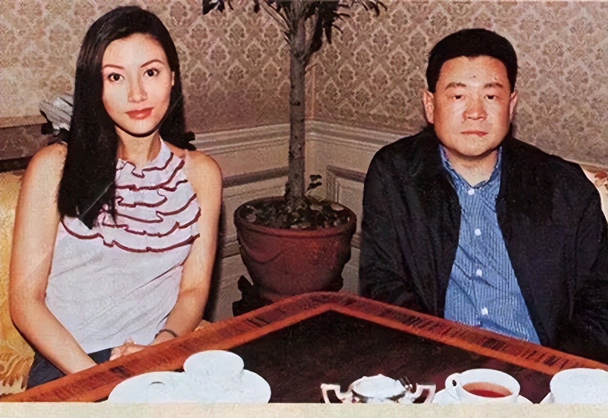 李嘉欣是如何嫁入豪门的 (李嘉欣有多不择手段嫁豪门)