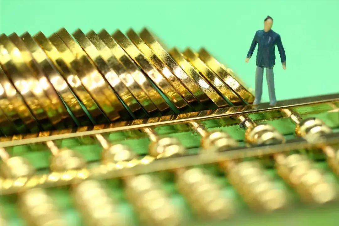 中国负债是650万亿吗,中国总负债总额650万亿是真的吗