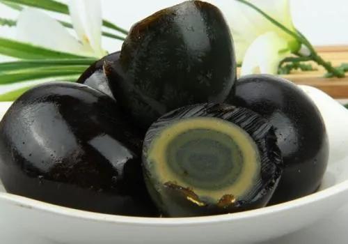 皮蛋中毒了怎么解决,皮蛋中毒的主要症状