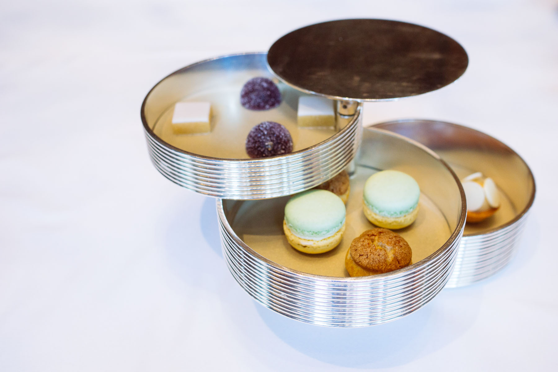 在香港的米其林餐厅用餐,在香港的豪华正餐