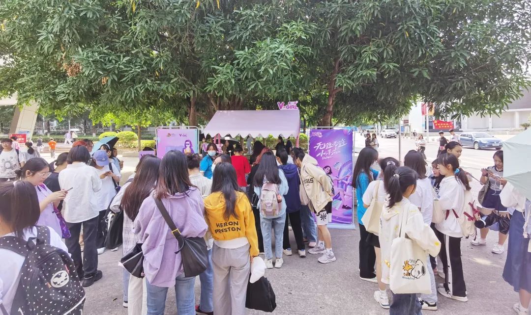 大广节携V-GIRL未可走进广西财经学院，感受青春创意之美