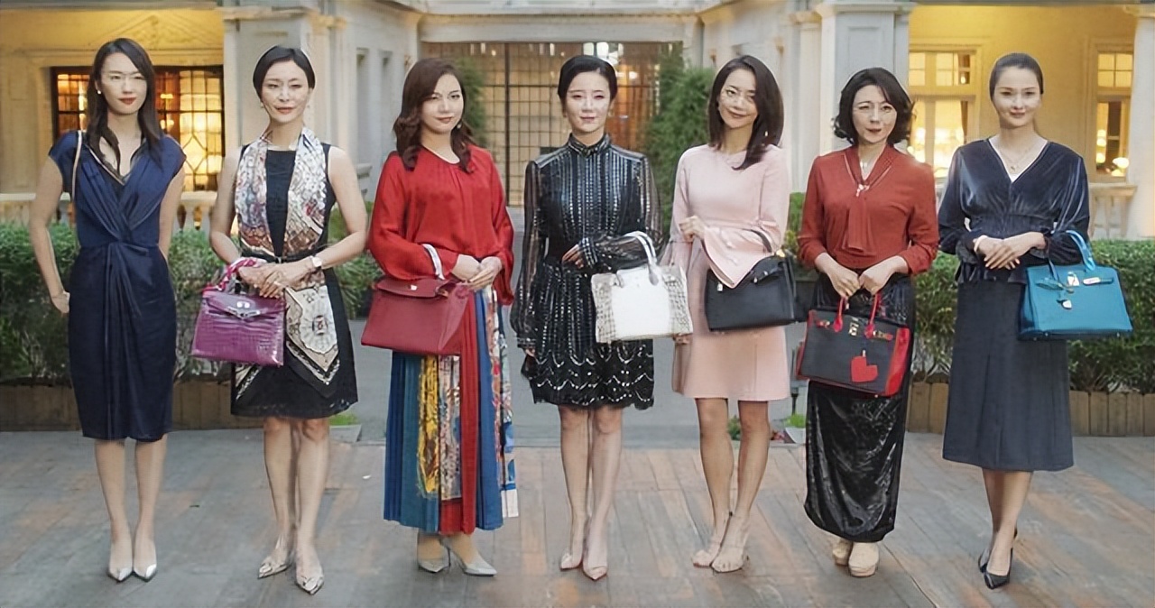 为什么lv和爱马仕这么火,lv为什么比爱马仕卖货多