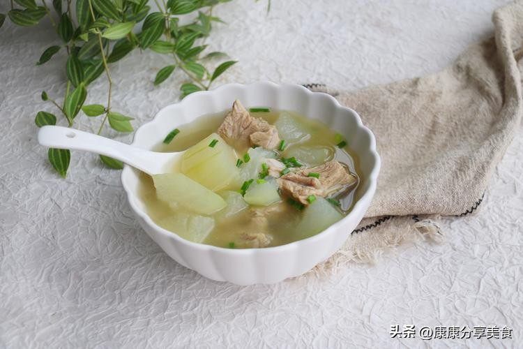 今天高考，提醒考生：少吃羊肉和樱桃，常吃3样，滋阴降火精神佳