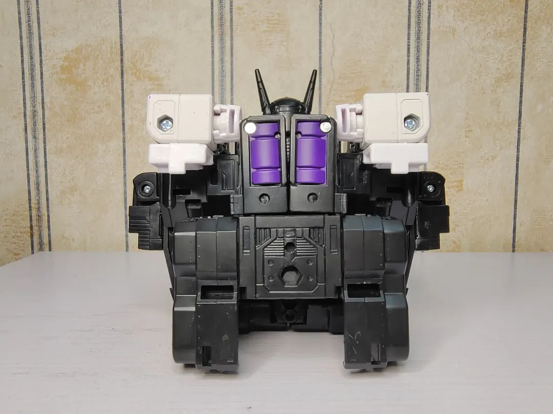 合体嘛，不寒碜——传世指挥官级汽车大师开箱测评