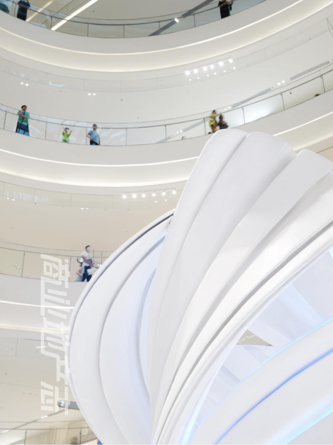 为了提升观察海口万象城的本地化视角,我在海口住了一整周