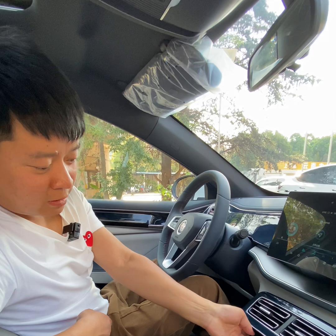 比亚迪秦plusv2023版冠军版,18年比亚迪秦100二手车多少钱