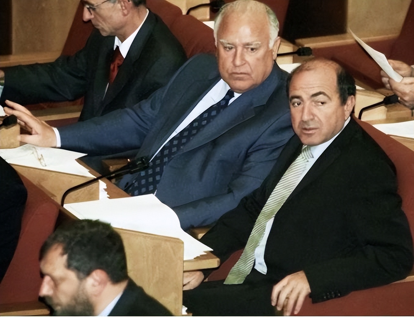 别列佐夫斯基寡头,俄罗斯寡头别列佐夫斯基之死