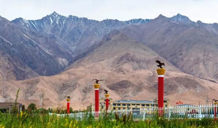 此生必打卡的最美十二县城,中国最令人向往的10个旅游小城市