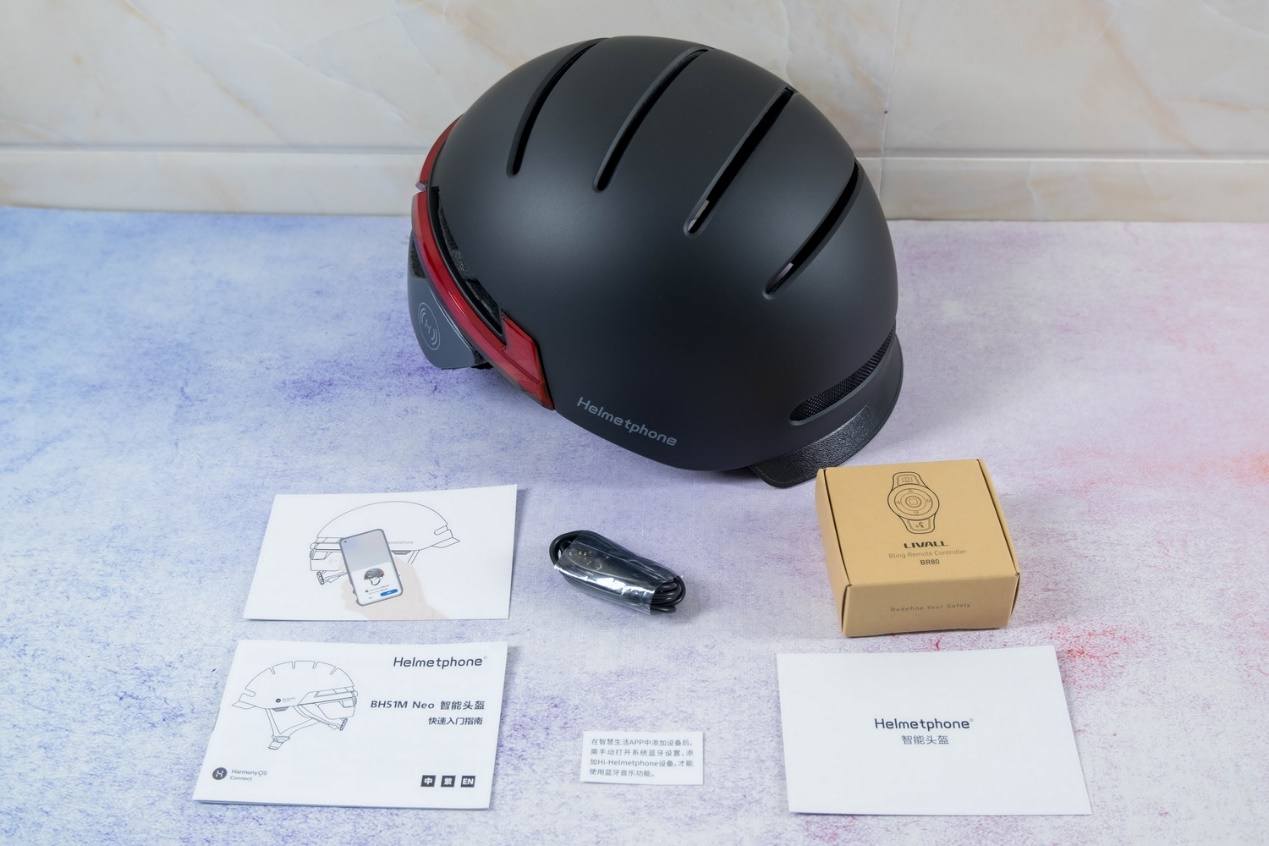头盔有蓝牙耳机的效果,一款炫酷的智能头盔