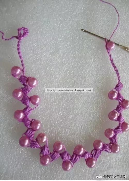 怎样钩奢华的项链,简单的一个珠子编绳
