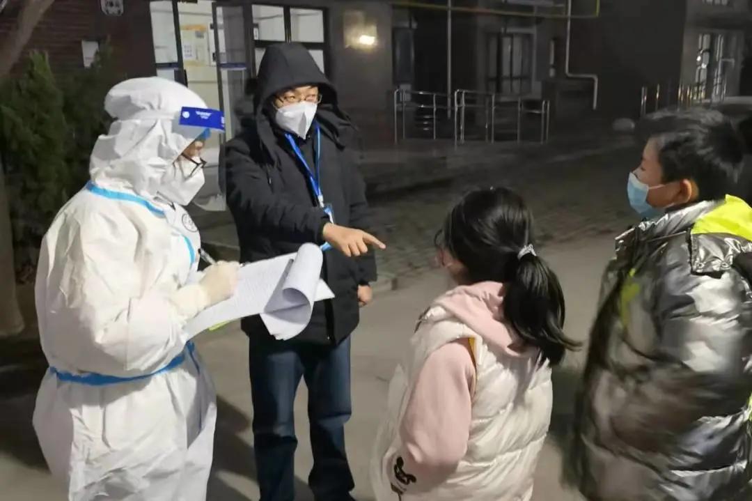 战疫一线致敬最美逆行者,抗击疫情疫路有你短视频