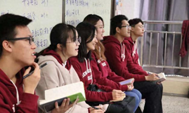 多名教师晒教师工资单,教师工资表火了