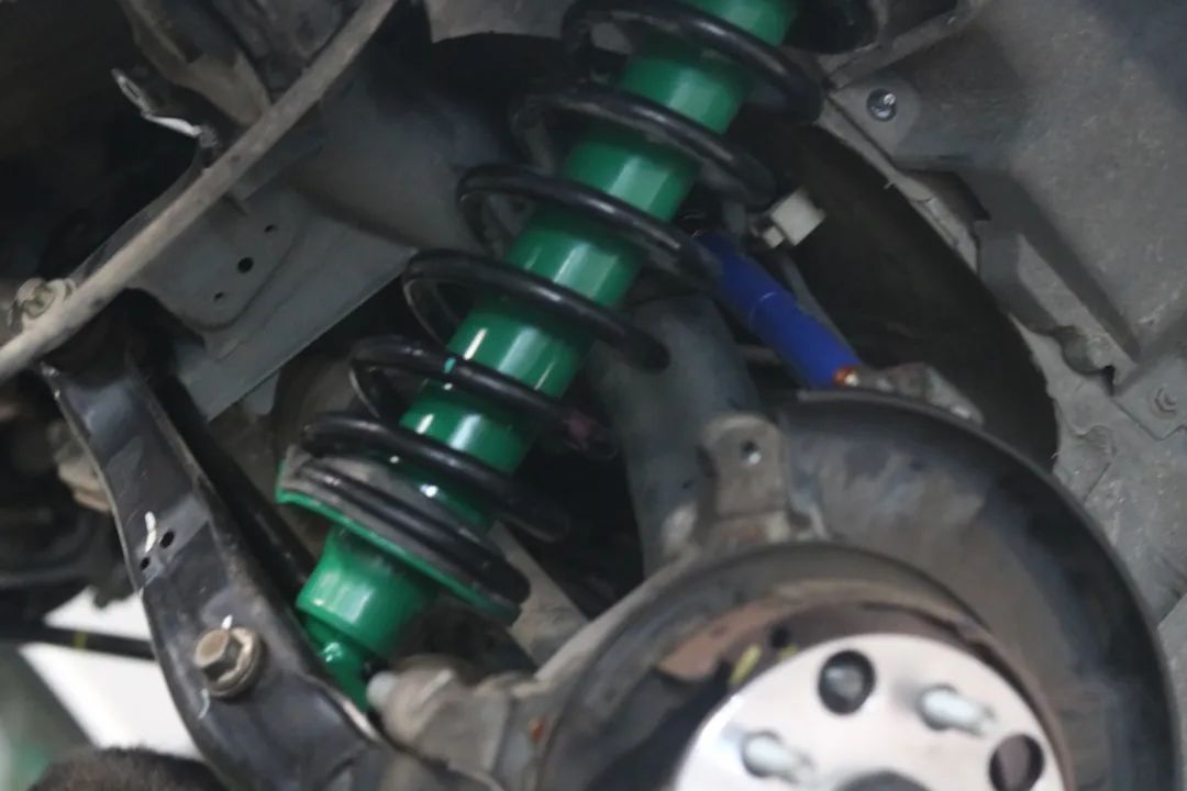 13代半皇冠底盘松散回炉重造,十三代皇冠彻底整备