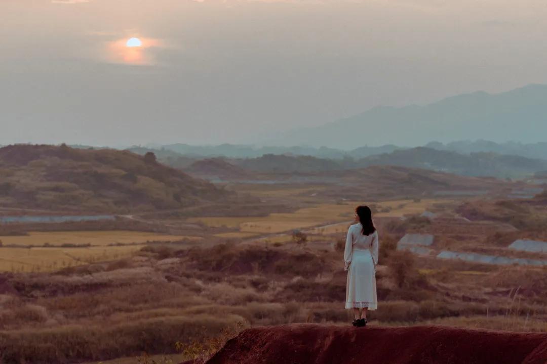 人生已过半剩下的时光更难熬,人生过半就放弃了许多梦想