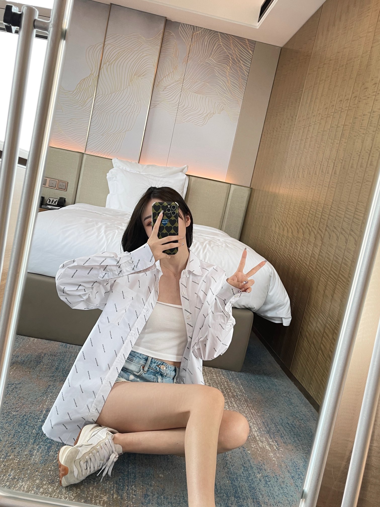 BALENCIAGA巴黎世家经典斜纹弹幕满印长袖衬衫再也不单调完美还原