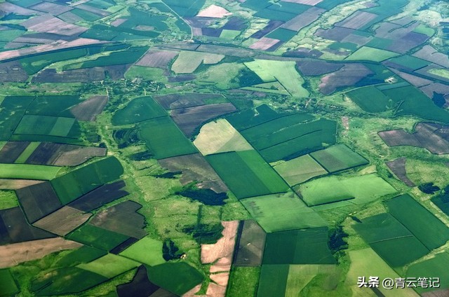 俄罗斯玩两个月需要多少人民币,俄罗斯是发达国家吗旅游攻略