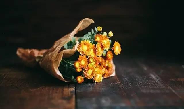 做梦梦到故去的人好还是不好,做梦经常梦到故去的人