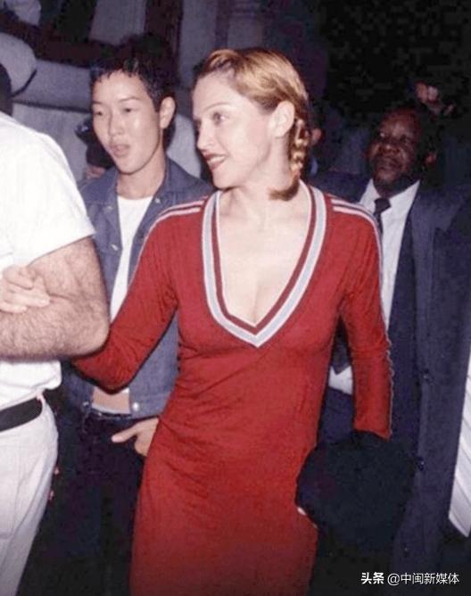 gucci和adidas的联名款球鞋,adidasxguccigazelle联名复古板鞋